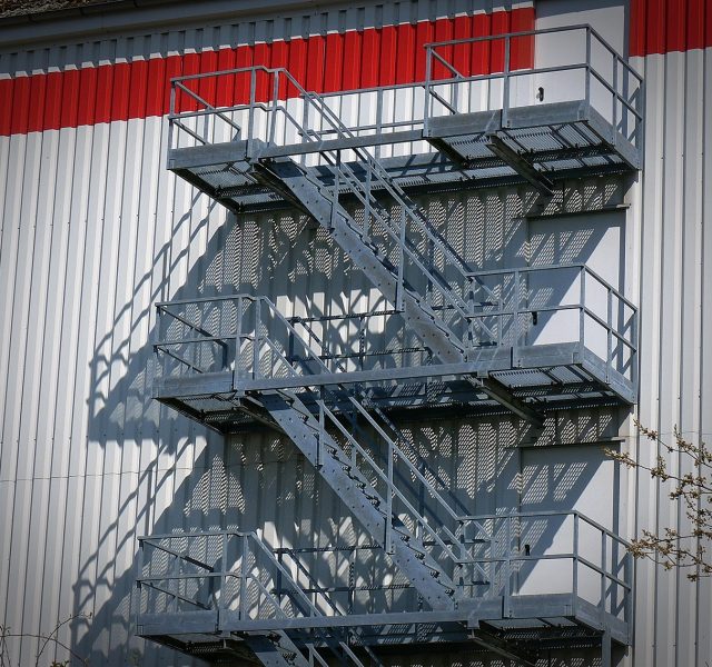 stairs-1334910_1280